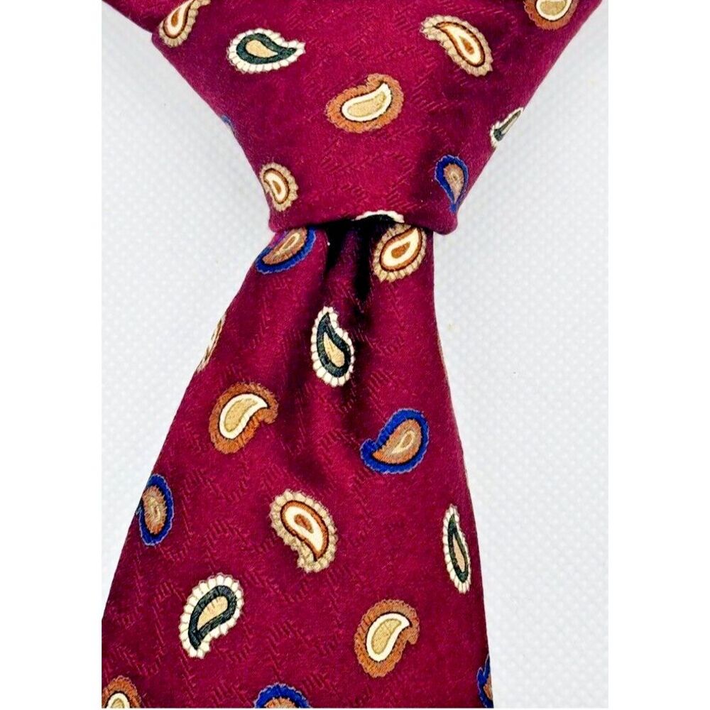 Jos A Bank Signature Collection Tie Burgundy Paisley Jacquard‎ Silk 58"x3.5"